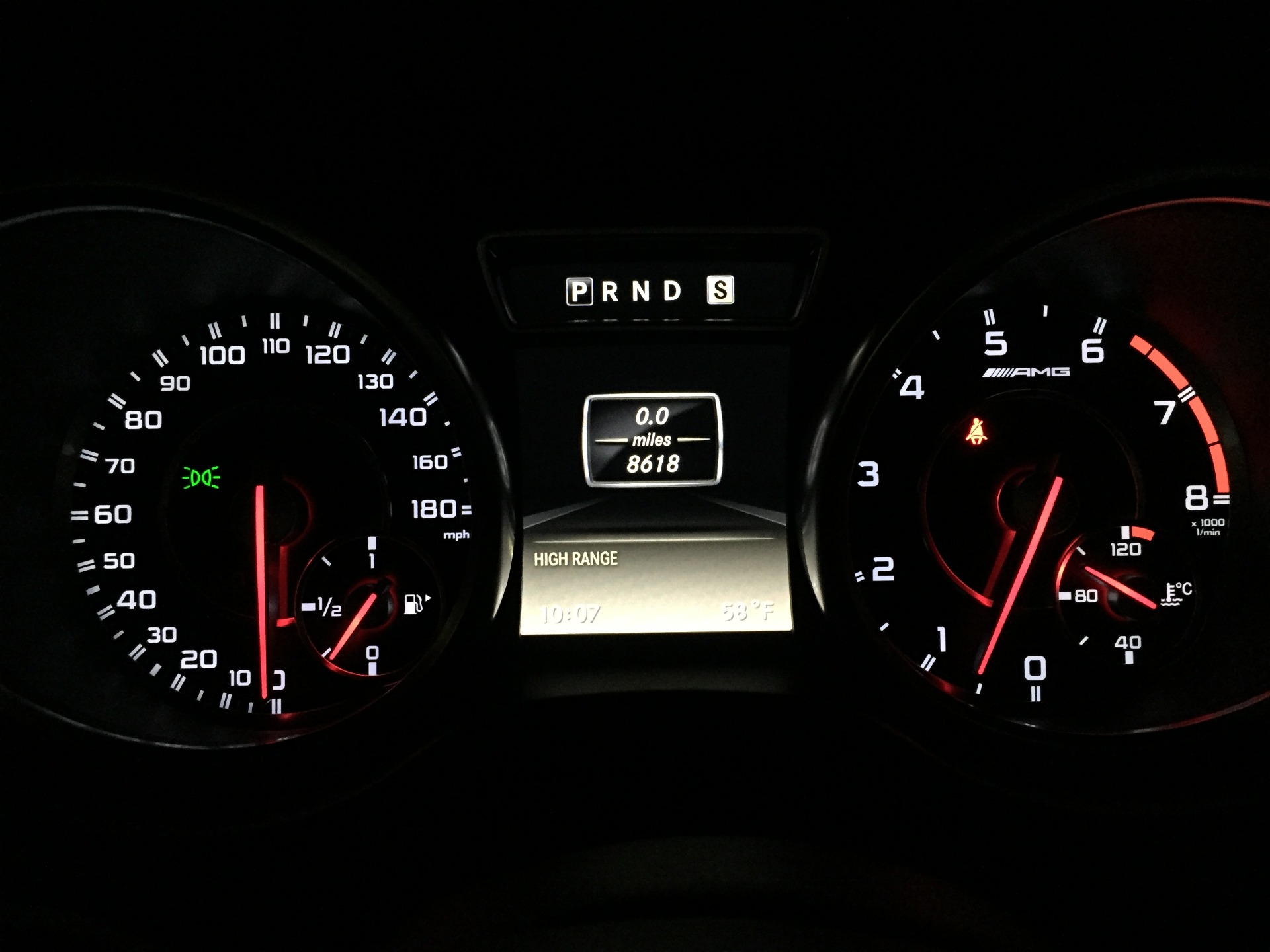 200 км спидометр мерседес. максимальная скорость гелика. Mercedes g65 amg приборная панель. 63 ц мерседес amg разгон. G63 amg спидометр.