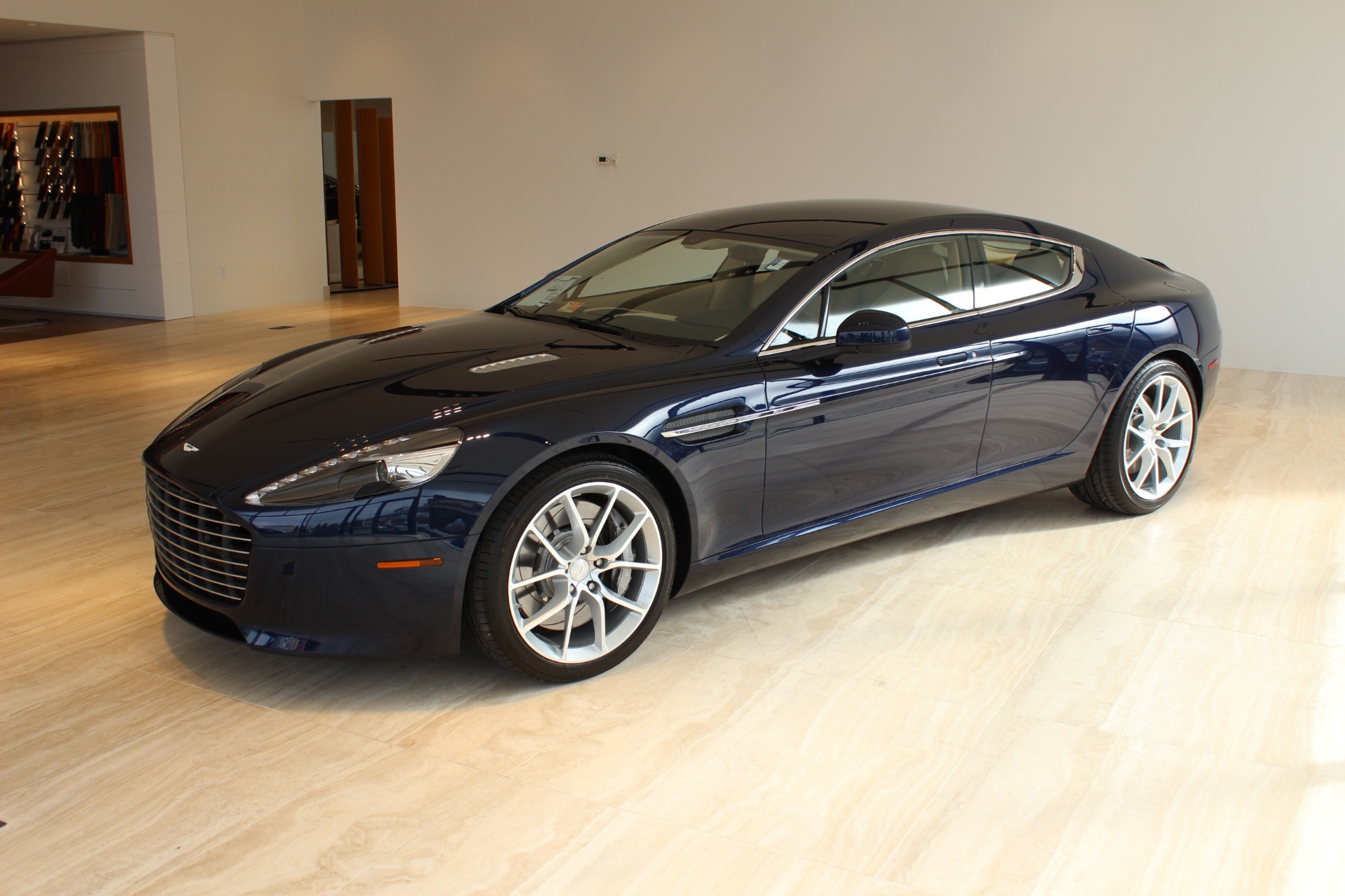Aston Martin rapide 2020