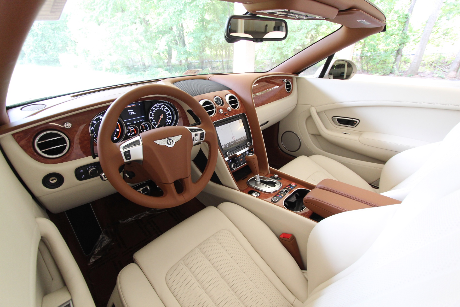 2014 Bentley Flying Spur leaked - carsales.com.au
