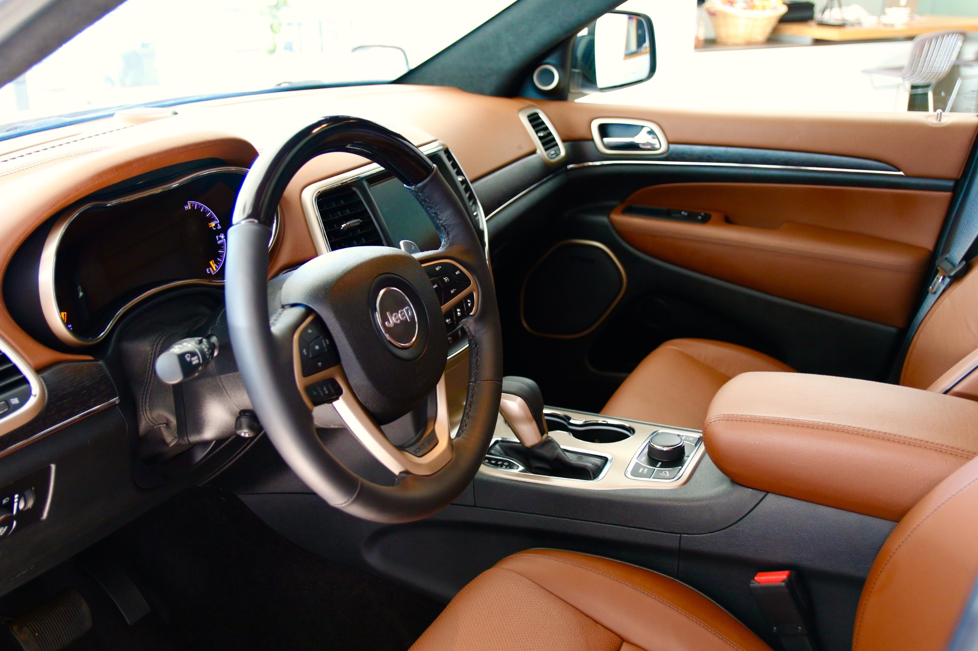2017 Jeep Grand Cherokee Summit Brown Interior | Cabinets Matttroy