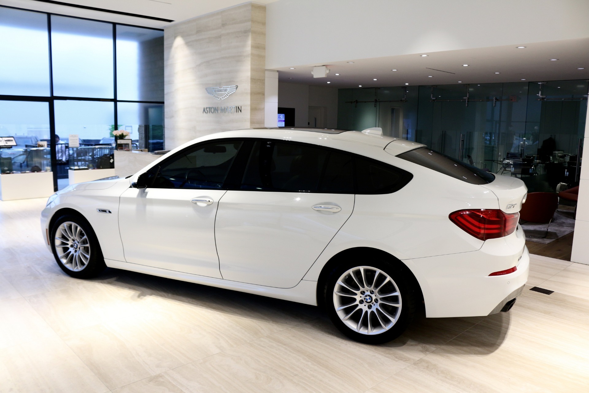 Bmw gt купить. BMW 550i XDRIVE Gran Turismo. BMW 5 gt 2015. БМВ Гранд Туризмо 5. БМВ 530 gt.