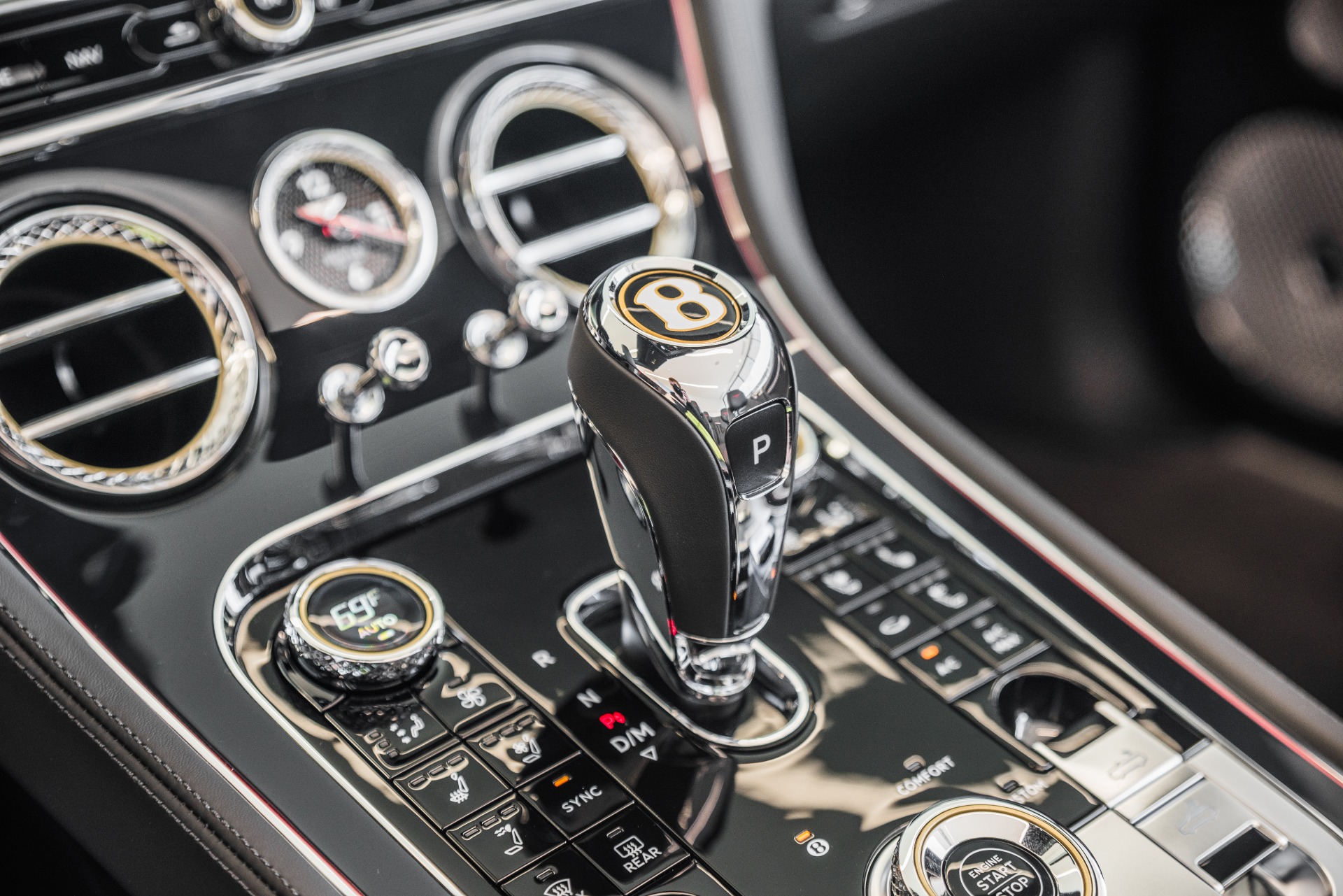 新品　BENTLEY　PEARL GARLAND　WedgeWood Used 2017 Bentley Bentayga W12 For Sale (Sold) | Marshall