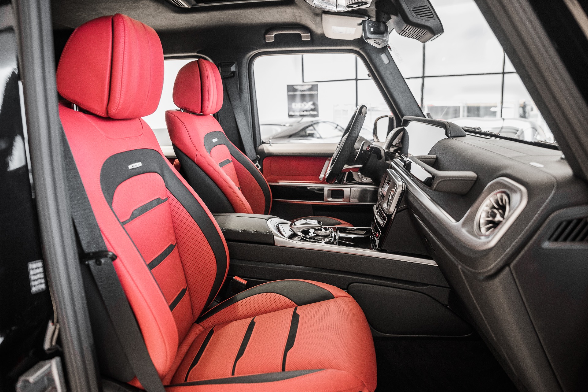 Mercedes Benz G-Class 2023 Images - Check Interior & Exterior Photos | OtO