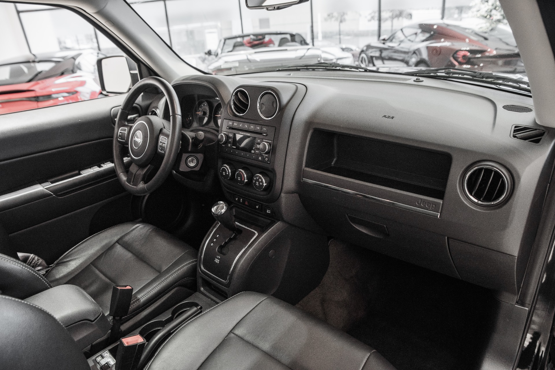 2014 Patriot | Image Picture Gallery | Jeep | Jeep patriot, Auto de lujo,  Camionetas familiares