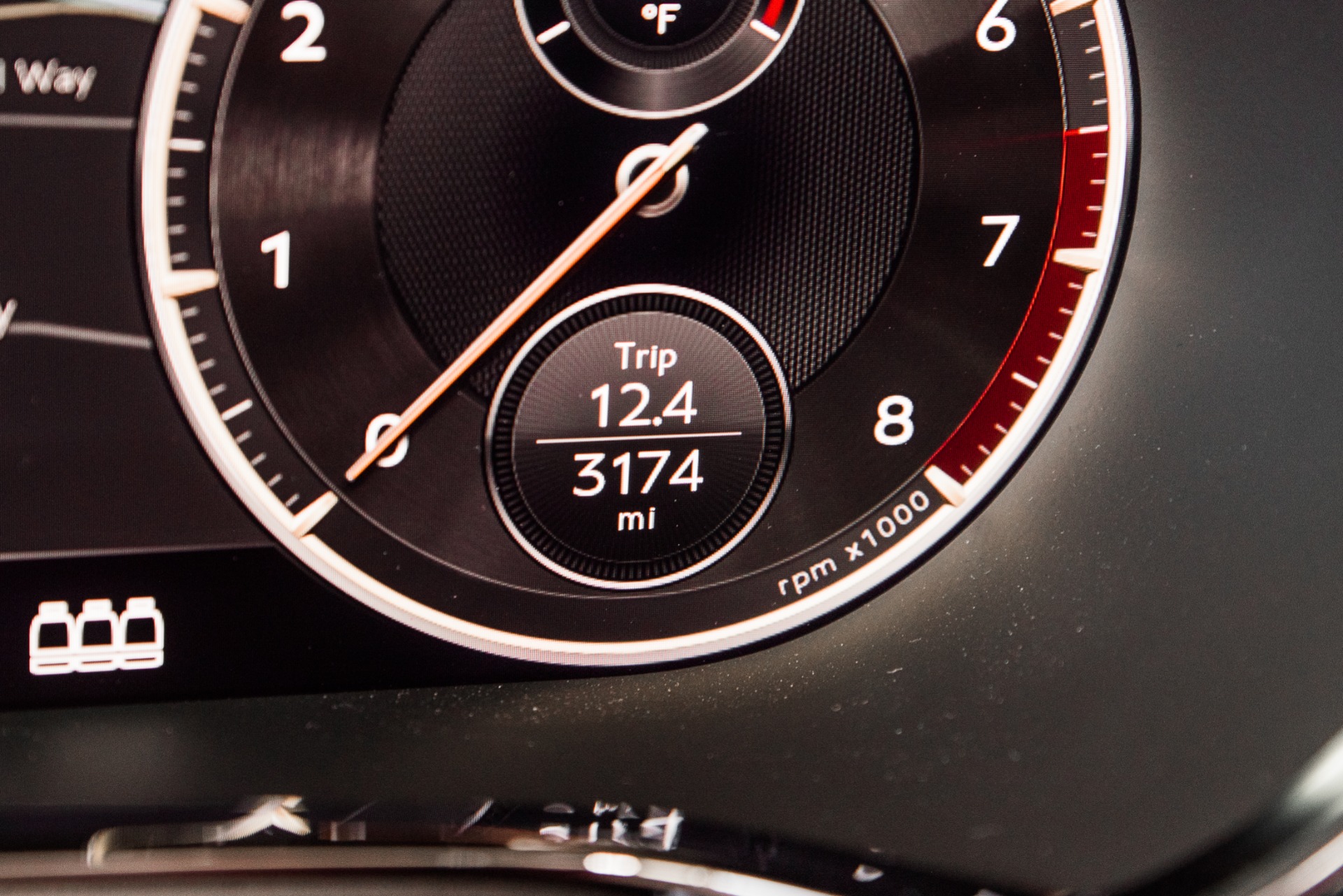New-2021-Bentley-Flying-Spur-V8