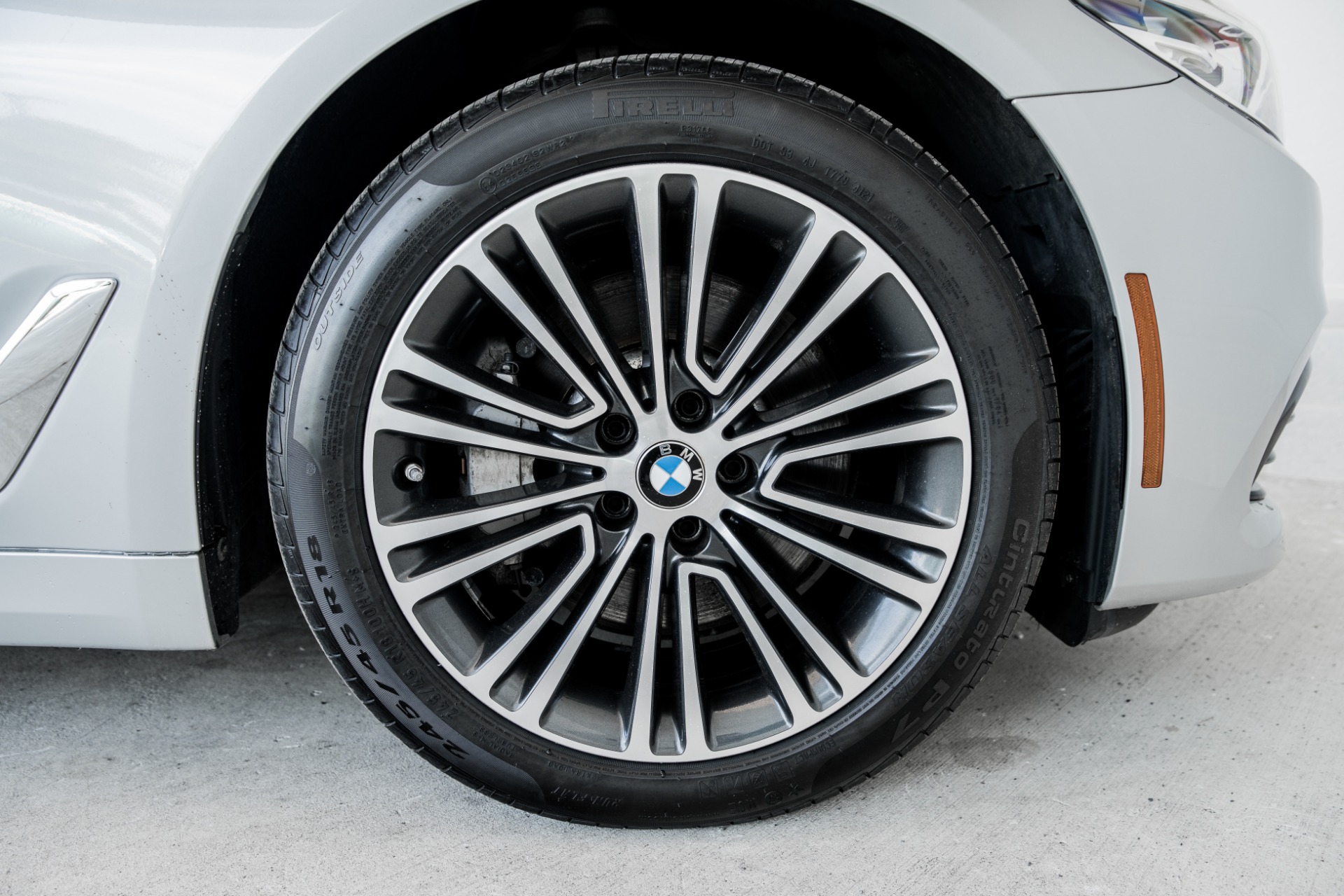 Used-2019-BMW-5-Series-530i-xDrive