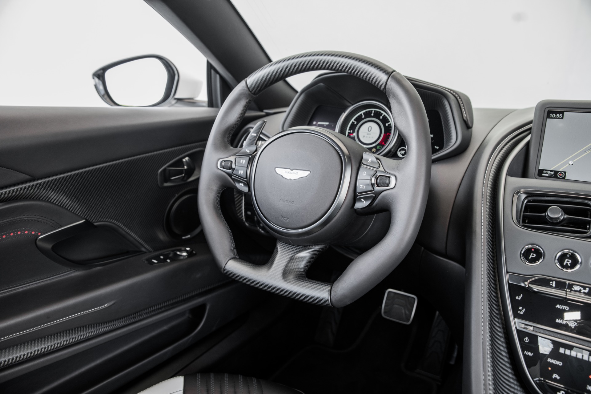 New-2022-Aston-Martin-DB11-V12