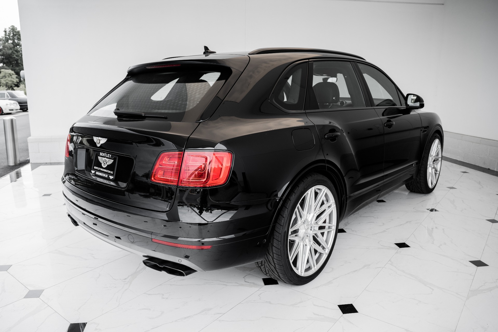 Used-2020-Bentley-Bentayga-V8