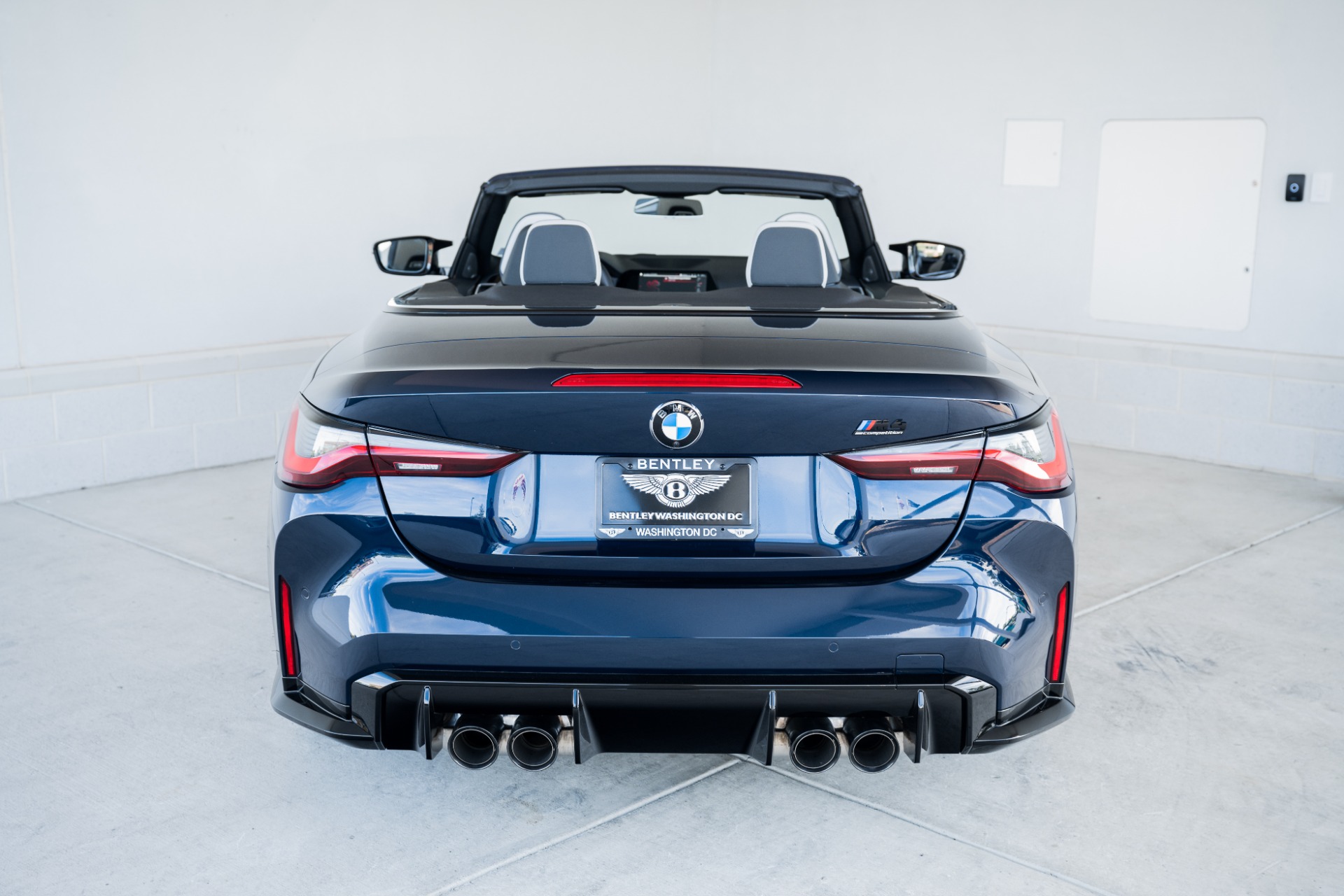 Used-2022-BMW-M4-Competition
