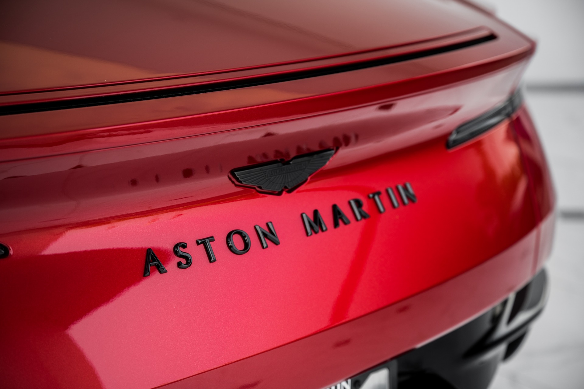 New-2023-Aston-Martin-DB11-V8