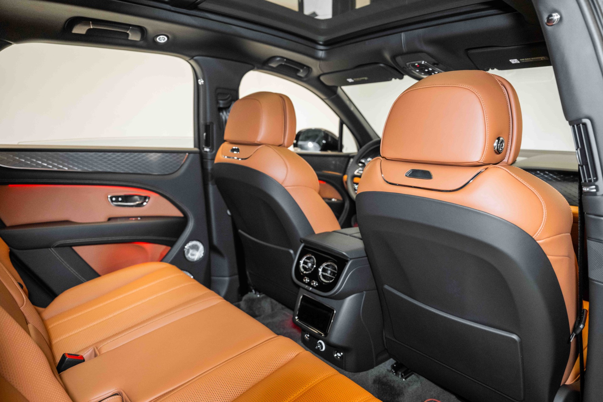 【中古】 ステンカ/ＤＶＤ/SPD-3821 Used 2023 Bentley Bentayga S V8 For Sale (Sold) | Bentley