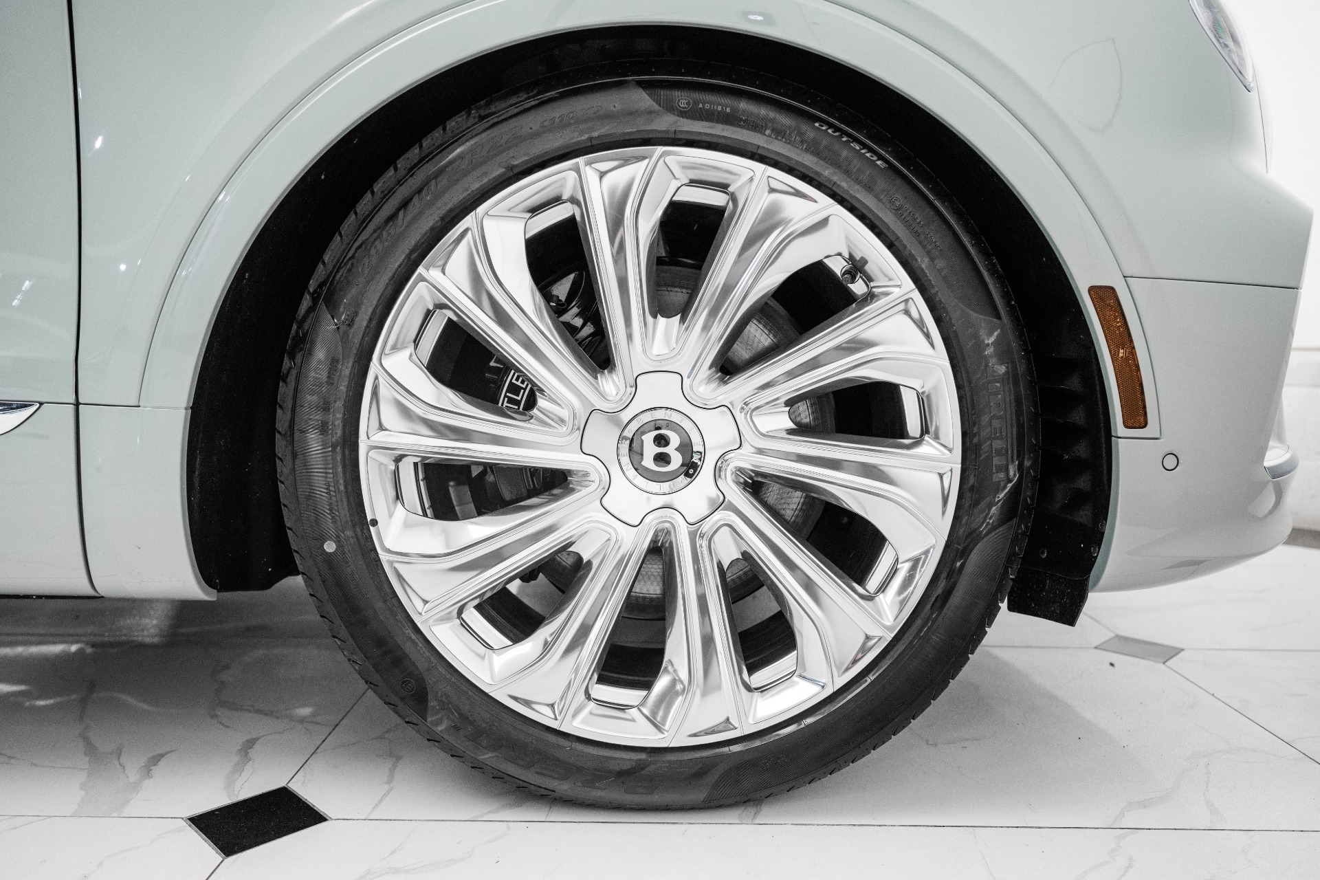 New 2025 Bentley Bentayga EWB Mulliner V8 For Sale (Sold