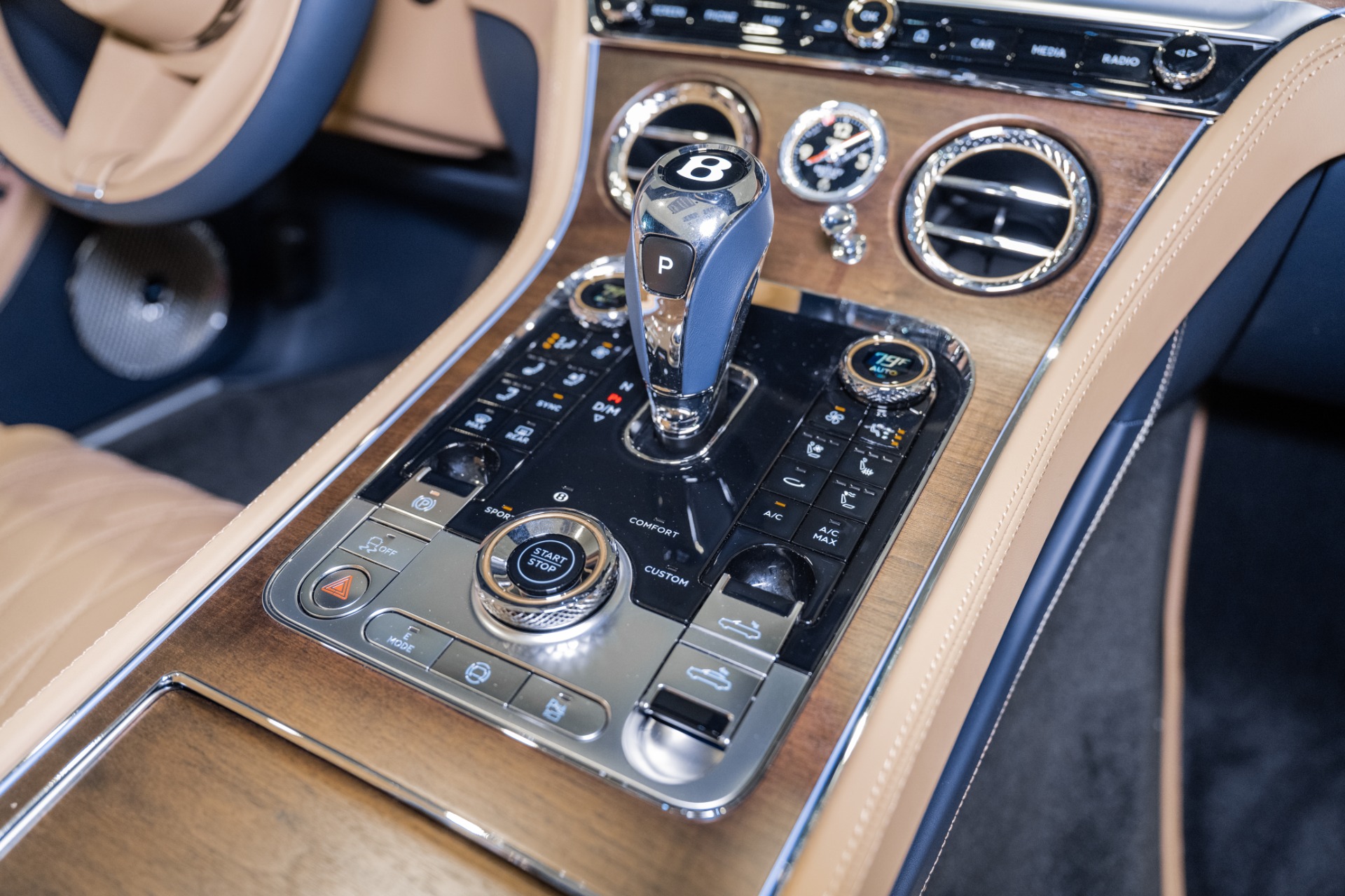 2026 Bentley Continental GTC Azure - Photo 37