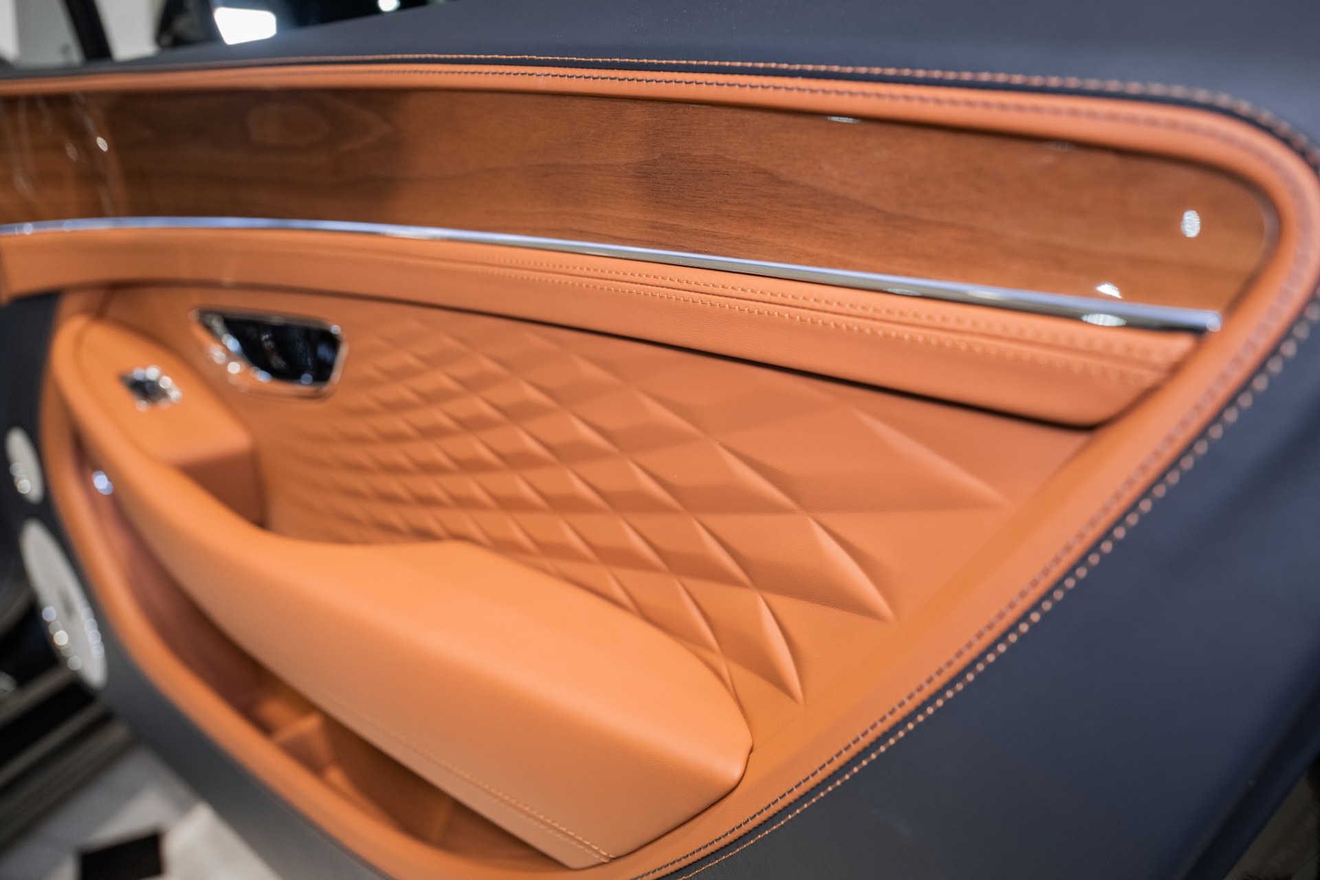 2026 Bentley Continental GTC Azure - Photo 49