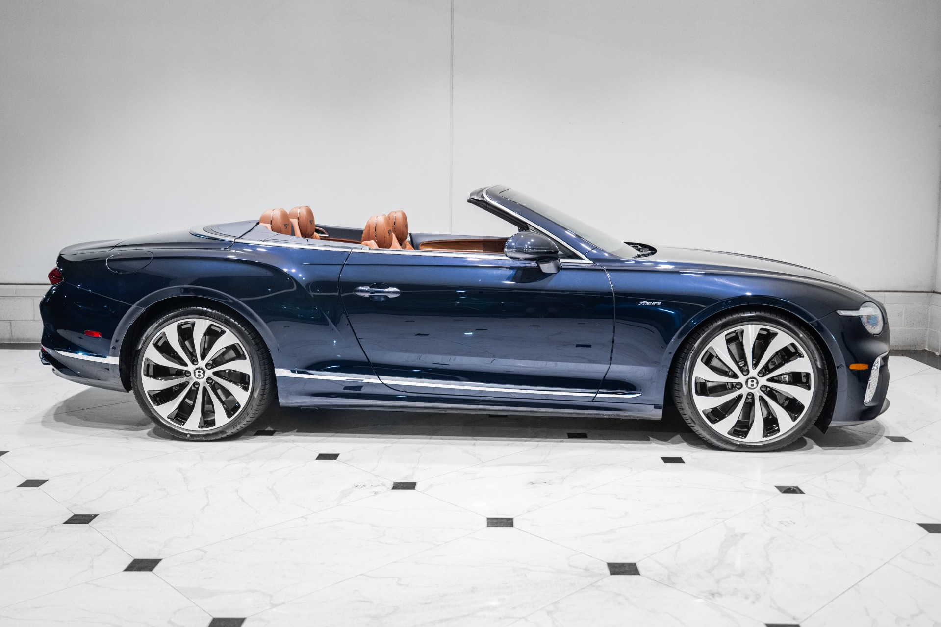 2026 Bentley Continental GTC Azure - Photo 5