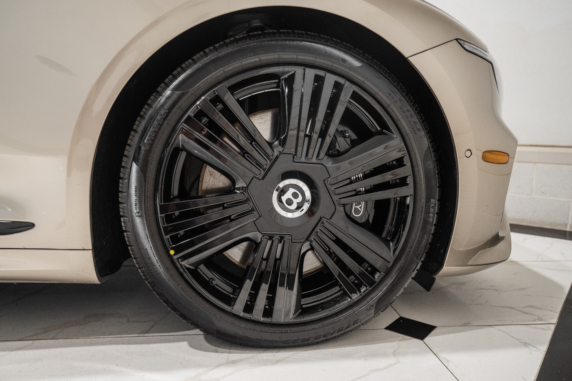 2026 Bentley Continental GTC Azure - Photo 18