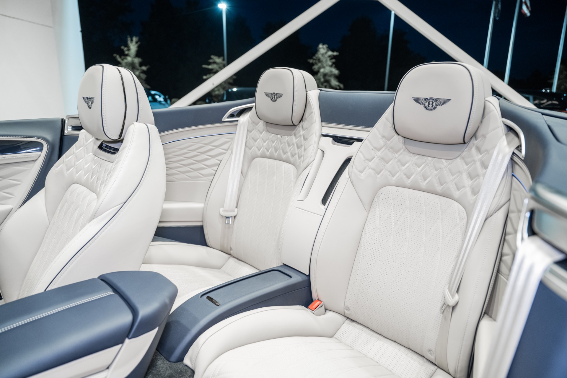 2026 Bentley Continental GTC Azure - Photo 22