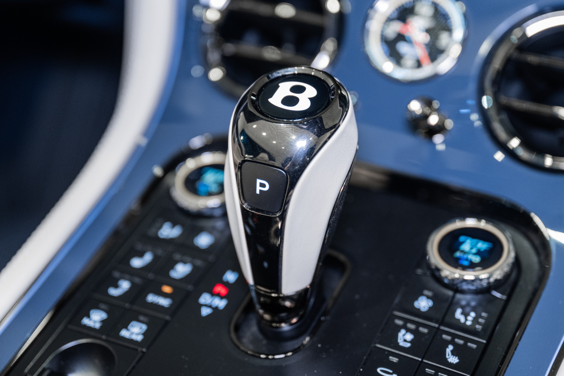2026 Bentley Continental GTC Azure - Photo 39