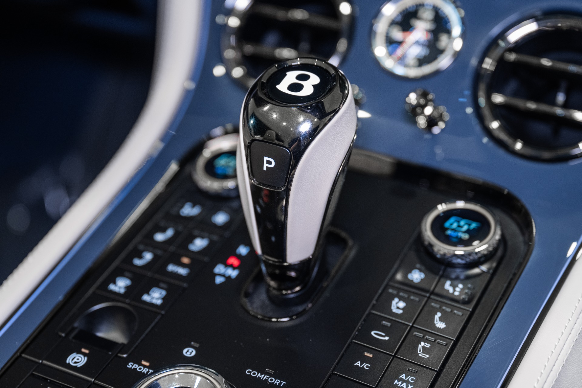 2026 Bentley Continental GTC Azure - Photo 39