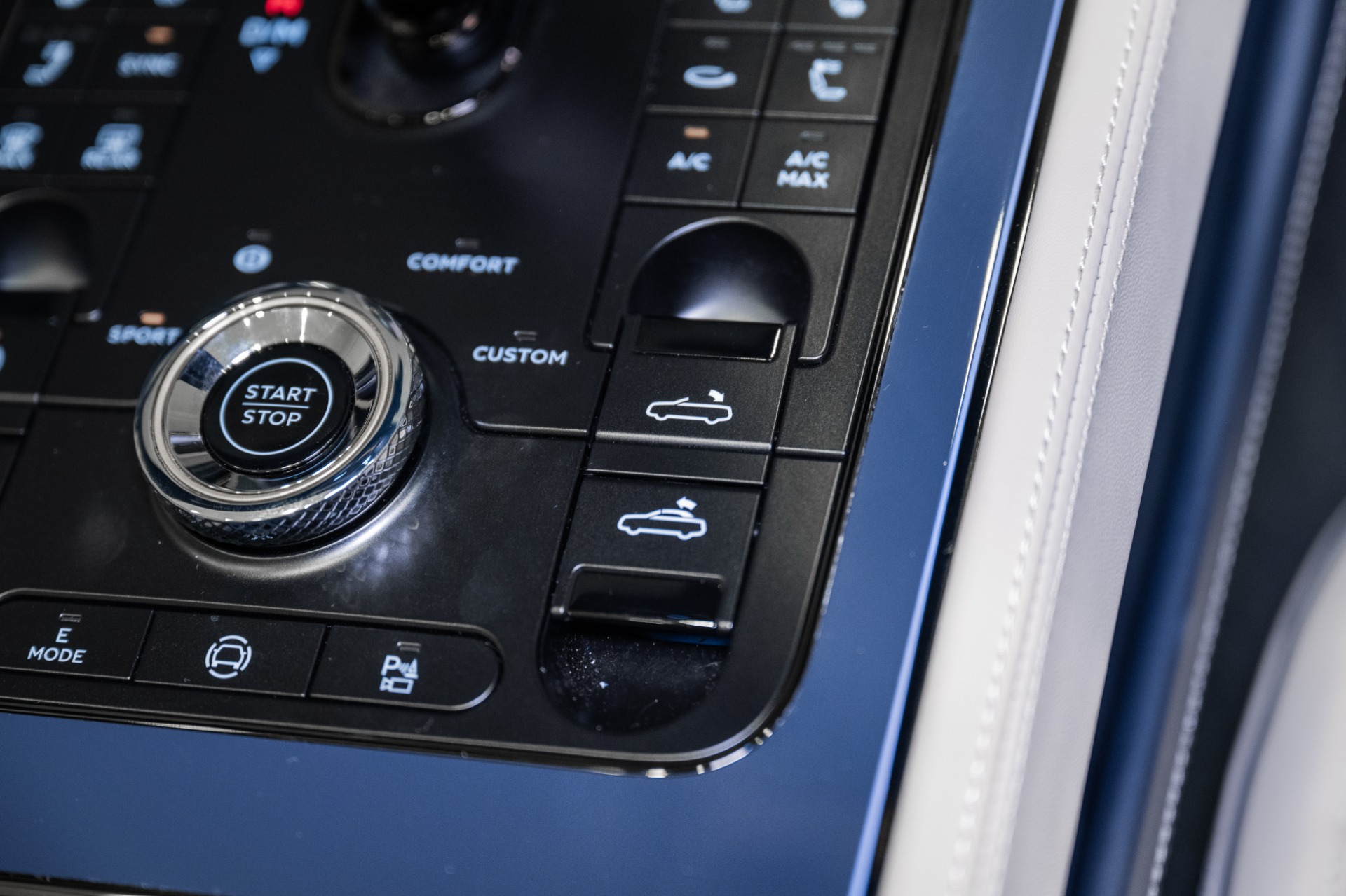 2026 Bentley Continental GTC Azure - Photo 43