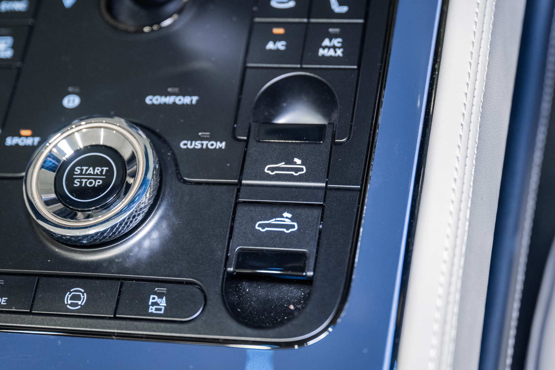2026 Bentley Continental GTC Azure - Photo 44