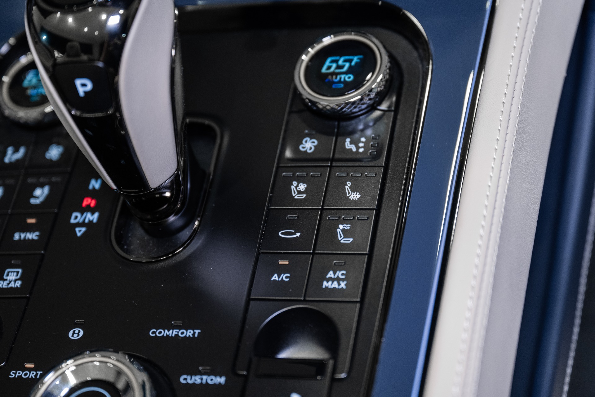 2026 Bentley Continental GTC Azure - Photo 44
