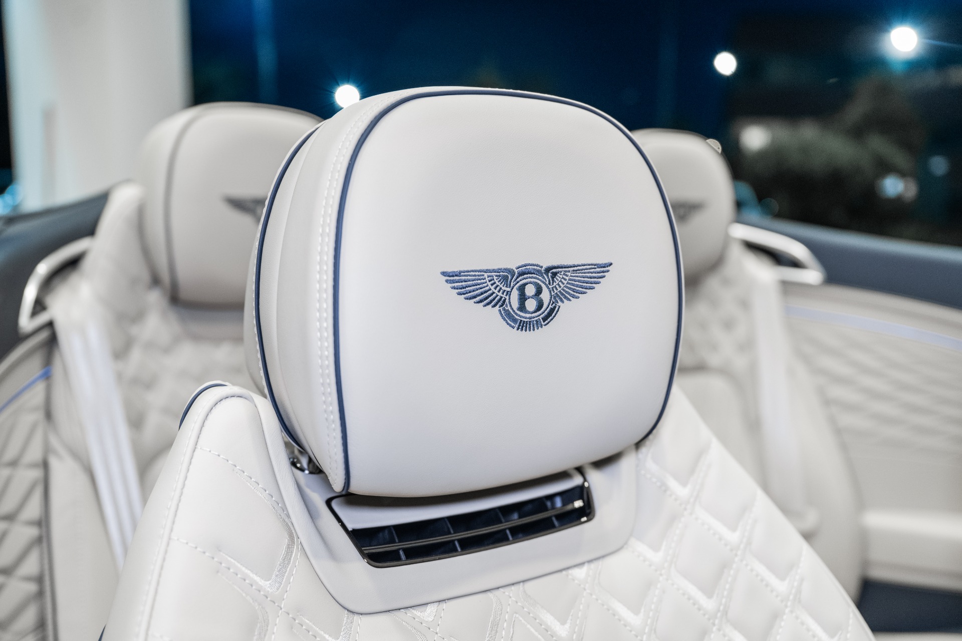 2026 Bentley Continental GTC Azure - Photo 48