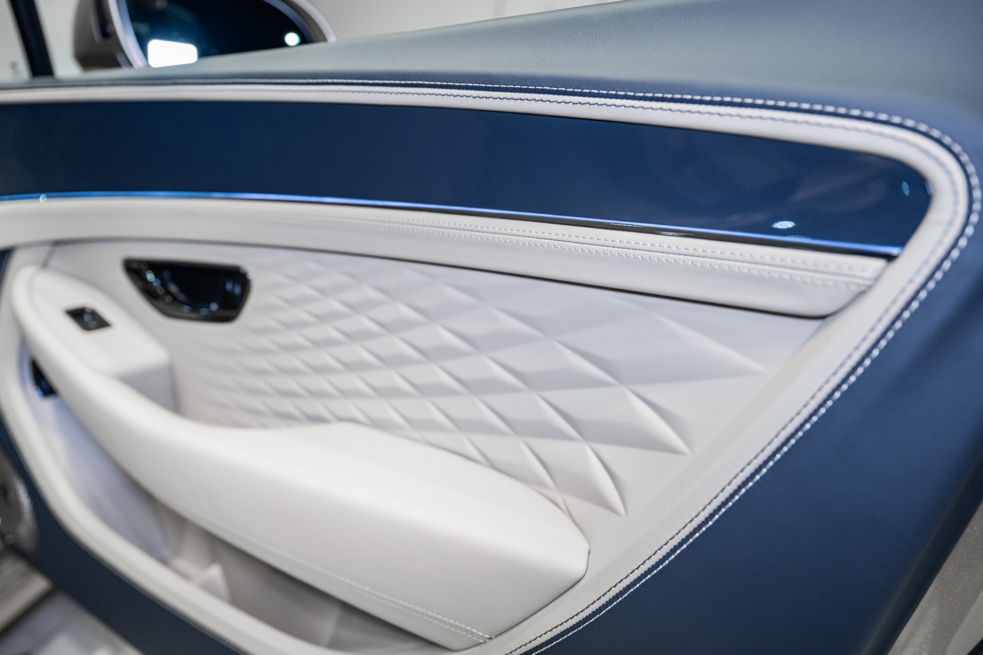 2026 Bentley Continental GTC Azure - Photo 50