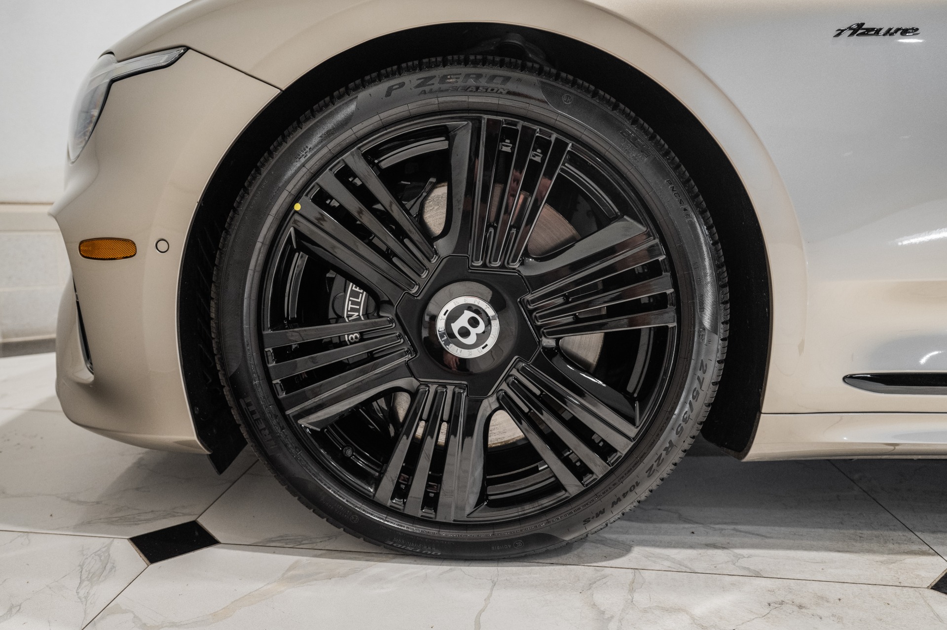 2026 Bentley Continental GTC Azure - Photo 6