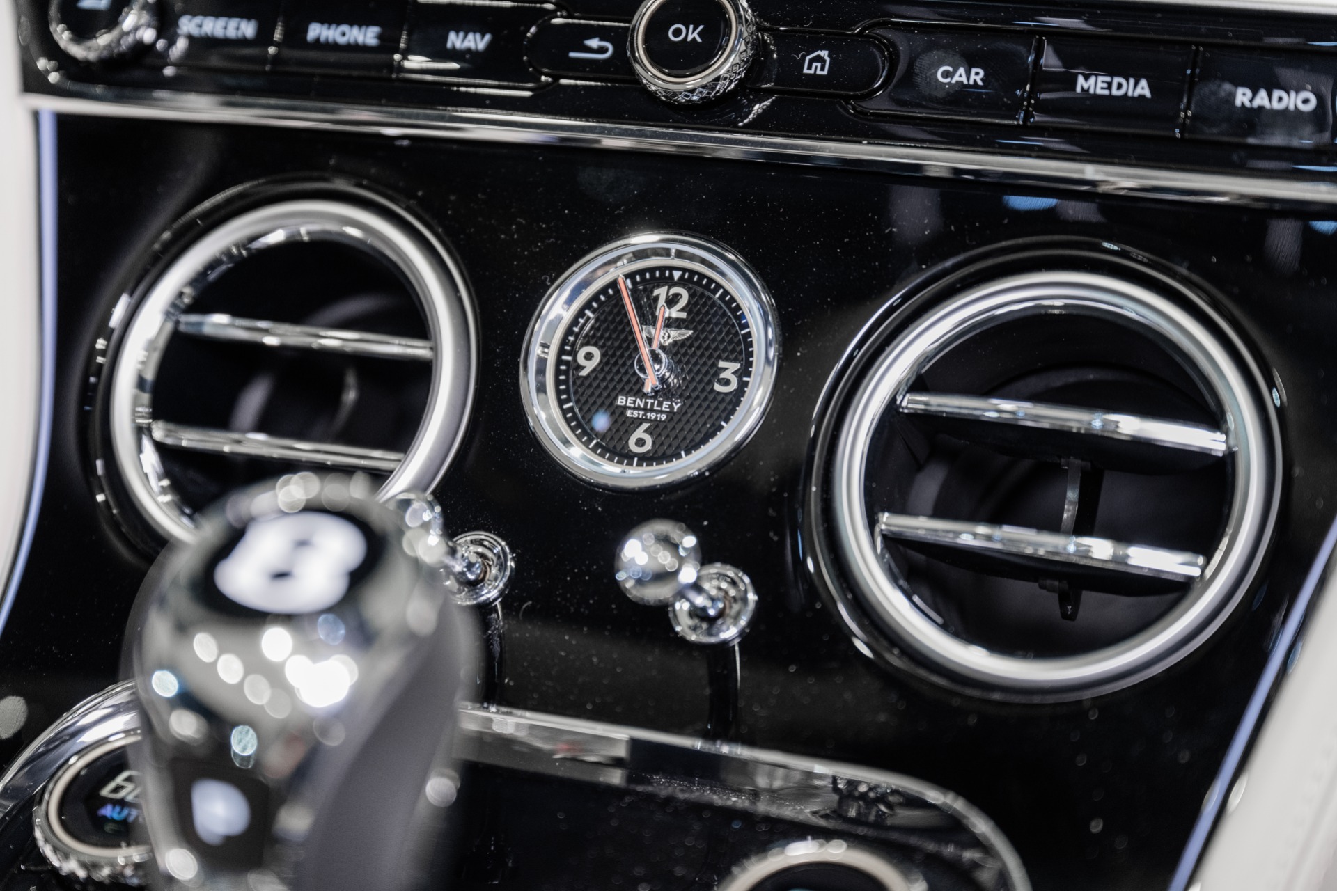 2026 Bentley Continental GTC - Photo 35