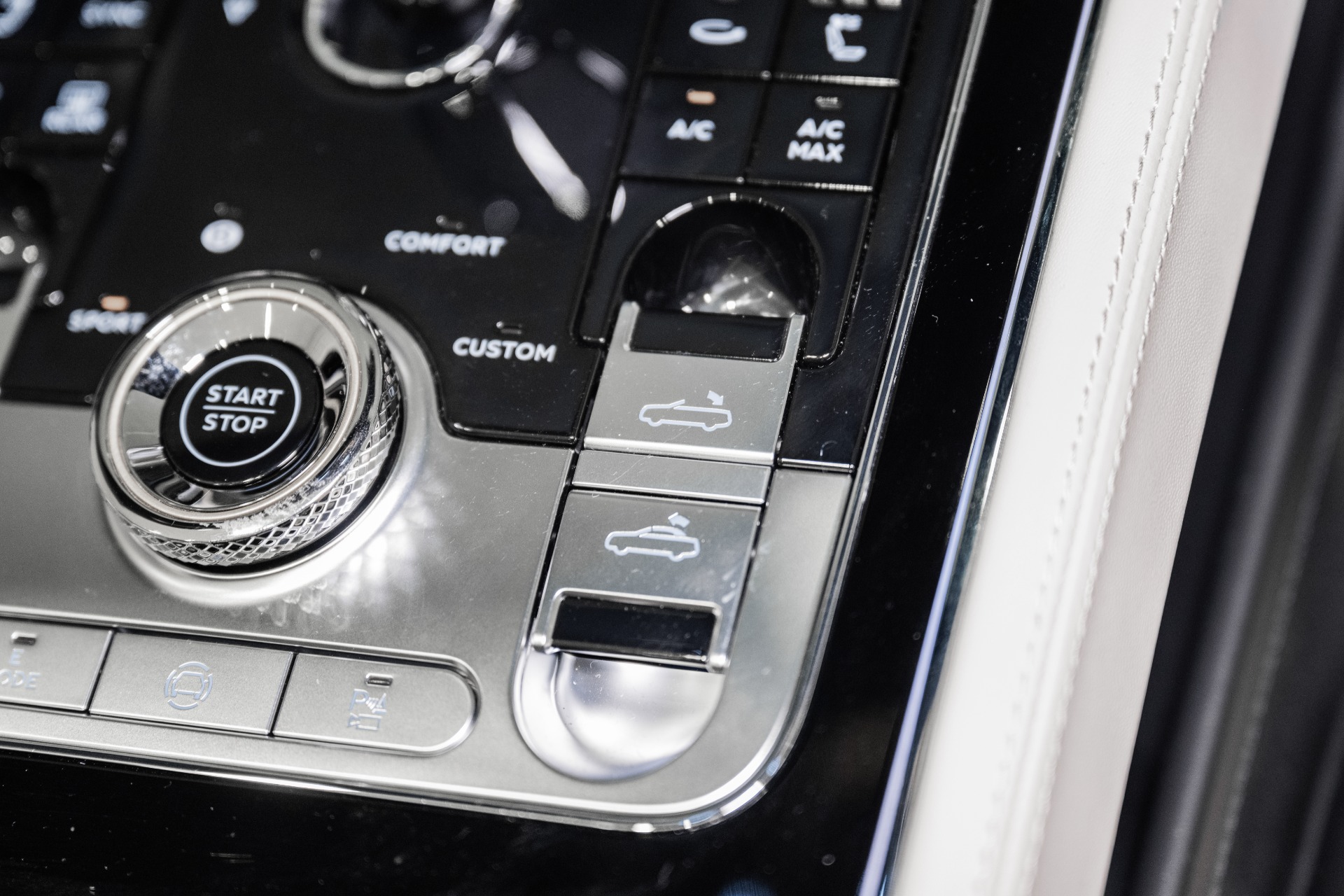 2026 Bentley Continental GTC - Photo 44