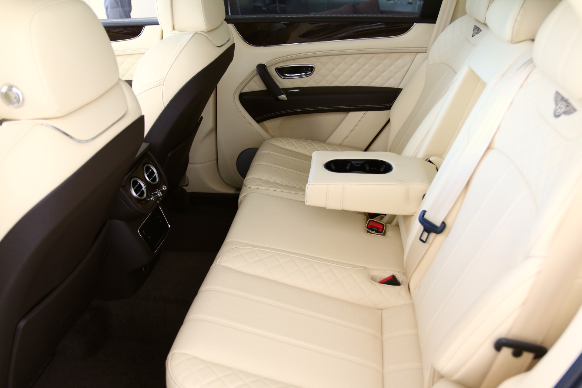 New 2018 Bentley BENTAYGA W12 SIGNATURE For Sale (Sold
